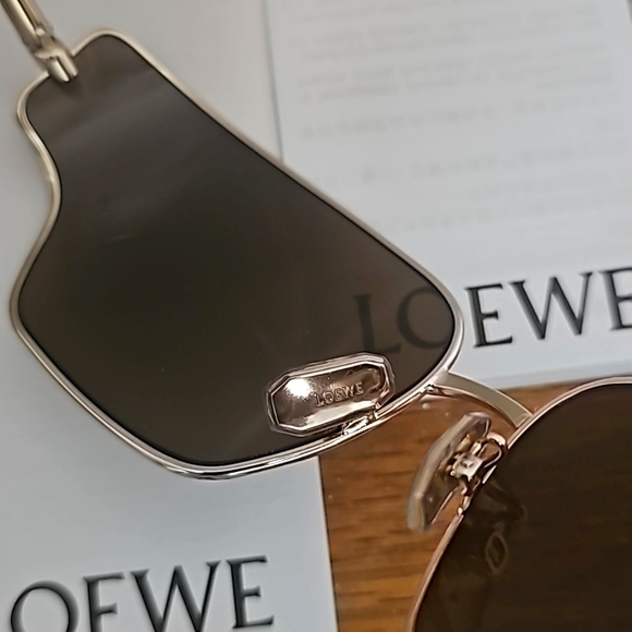 LOEWE 70MM ARCH SUNGLASSES LW40150U IN GOLD/BROWN - Picture 11 of 15